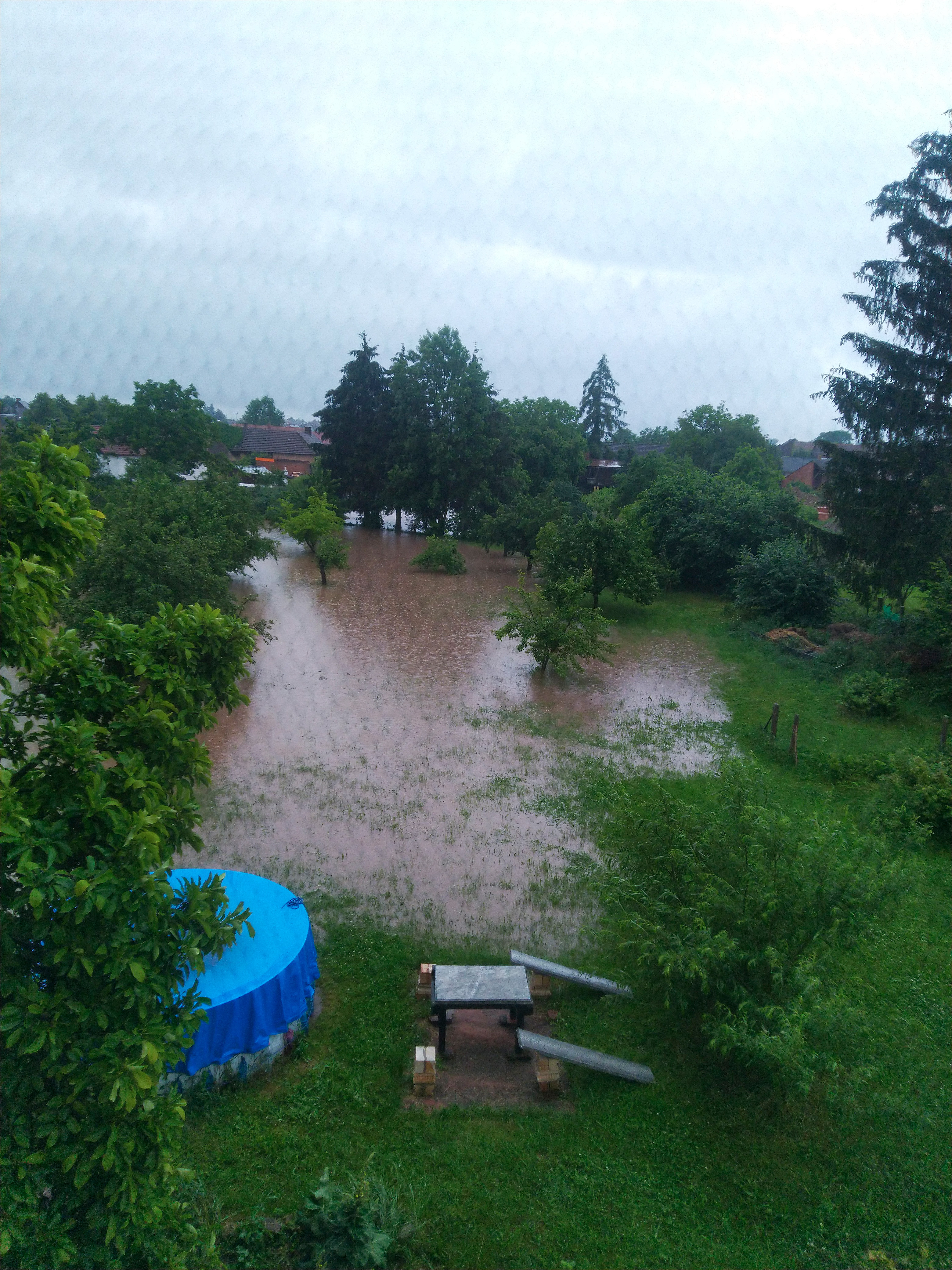 Hele a zase máme rybníček.